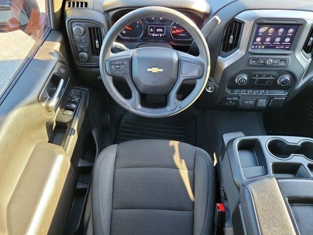 Chevrolet Silverado 1500 Custom Crew Cab 4WD 2024