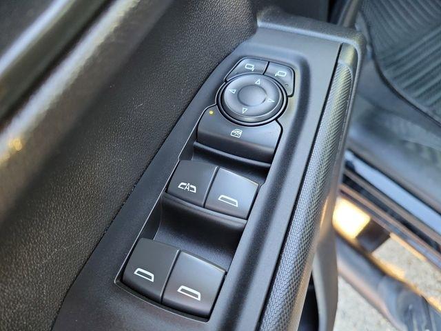 Chevrolet Silverado 1500 Custom Crew Cab 4WD 2024