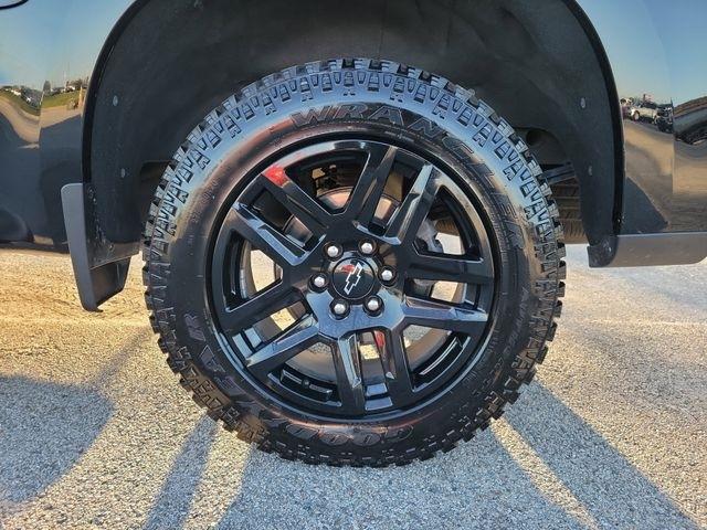 Chevrolet Silverado 1500 Custom Crew Cab 4WD 2024