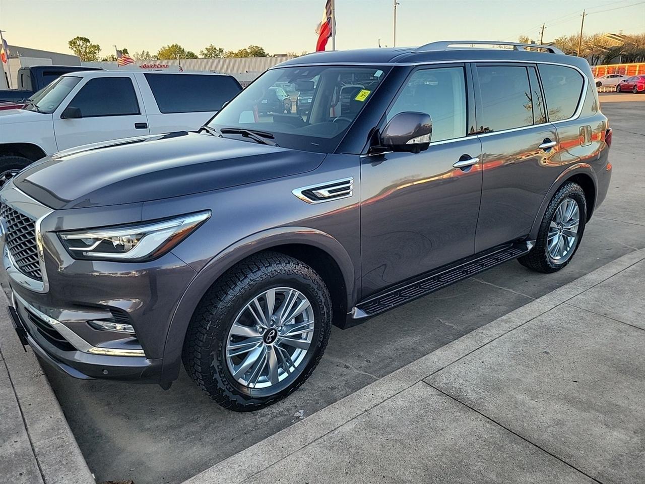 Infiniti QX80 LUXE 4WD 2024