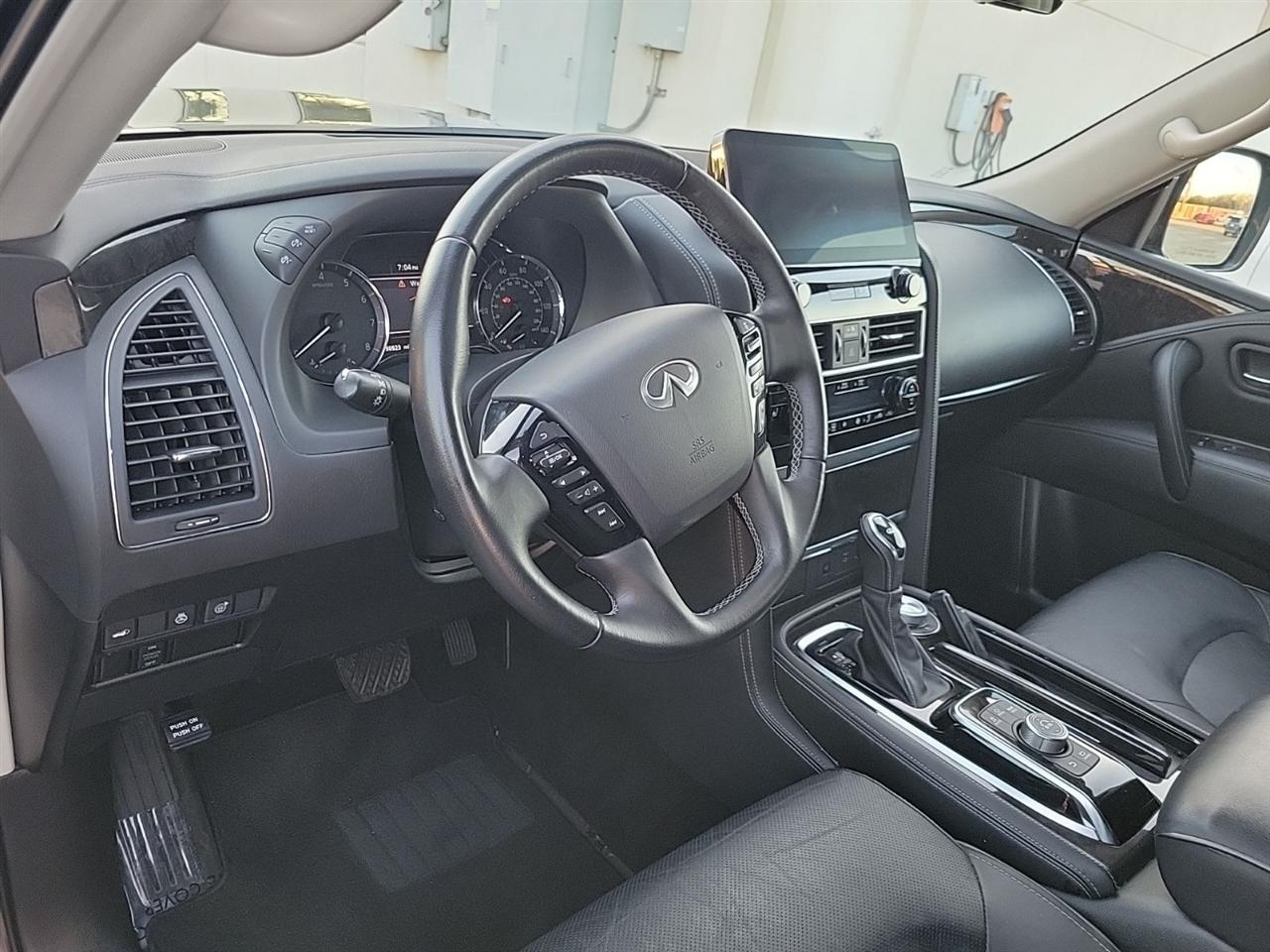 Infiniti QX80 LUXE 4WD 2024