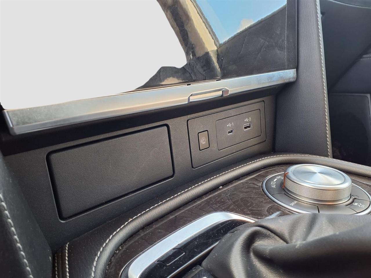 Infiniti QX80 LUXE 4WD 2024