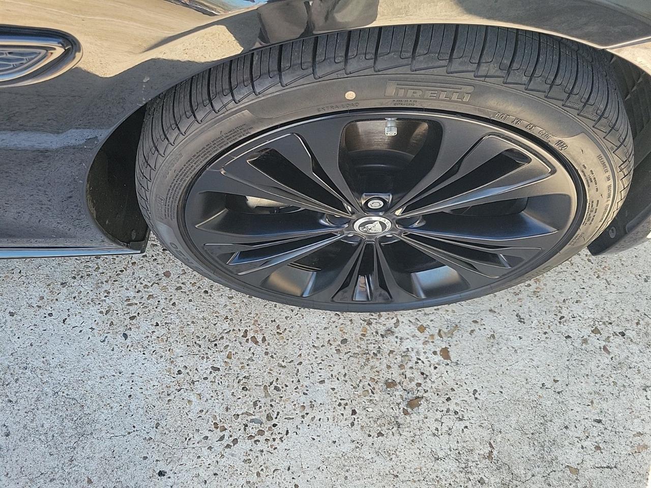 Jaguar XF-Series P300 R-Dynamic SE AWD 2024