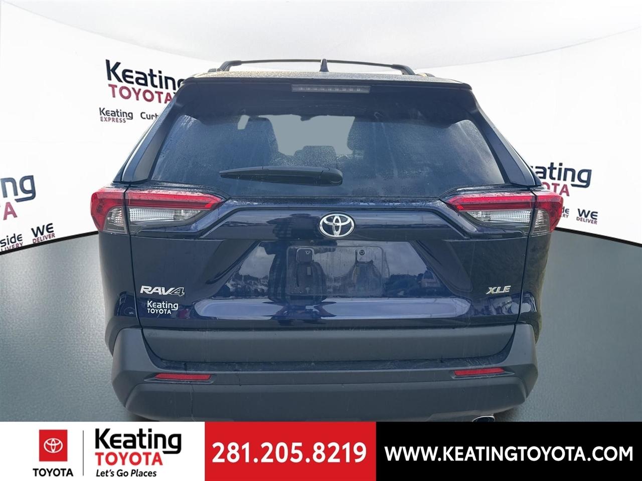 Toyota RAV4 XLE Premium 2024