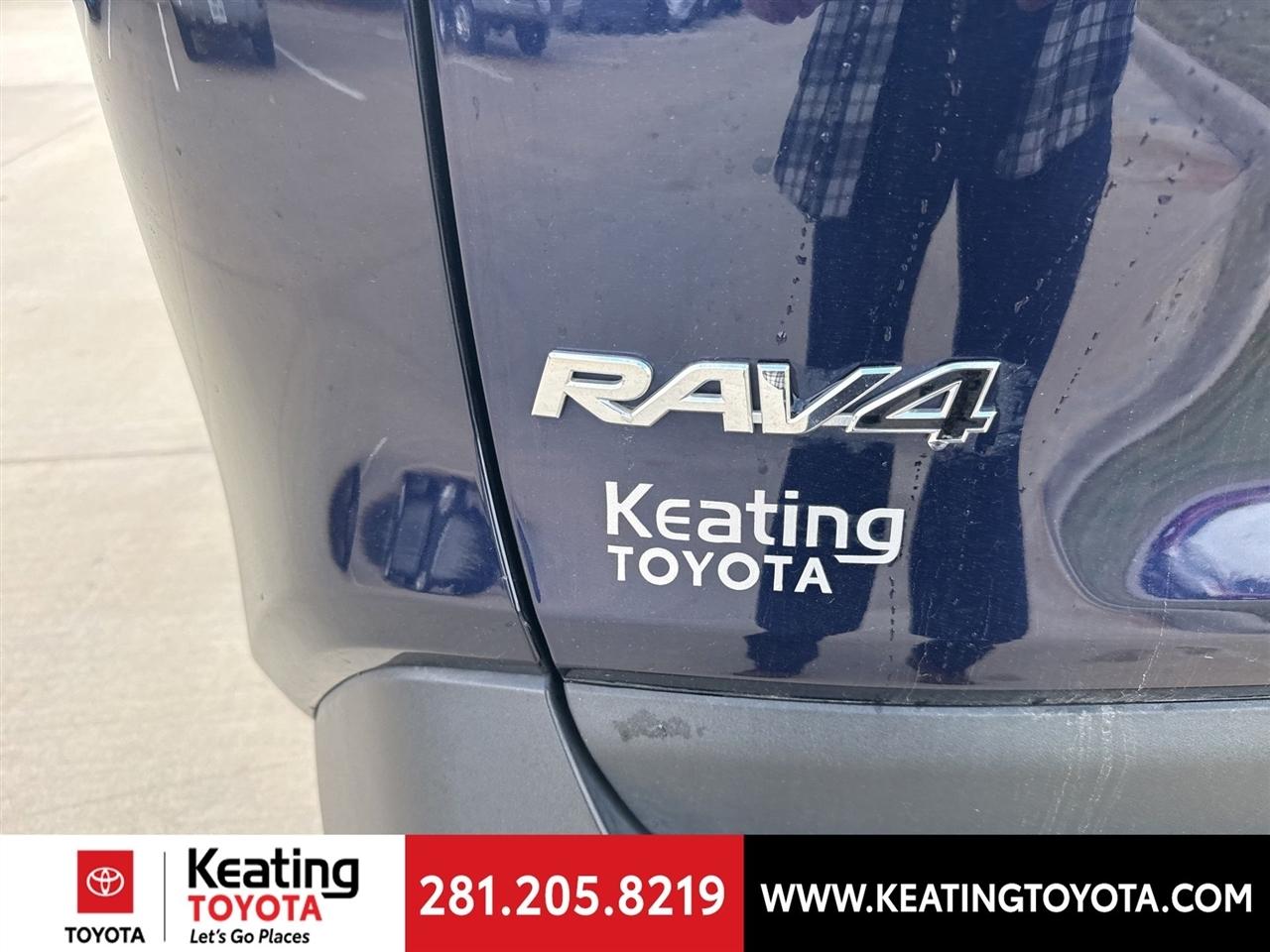 Toyota RAV4 XLE Premium 2024