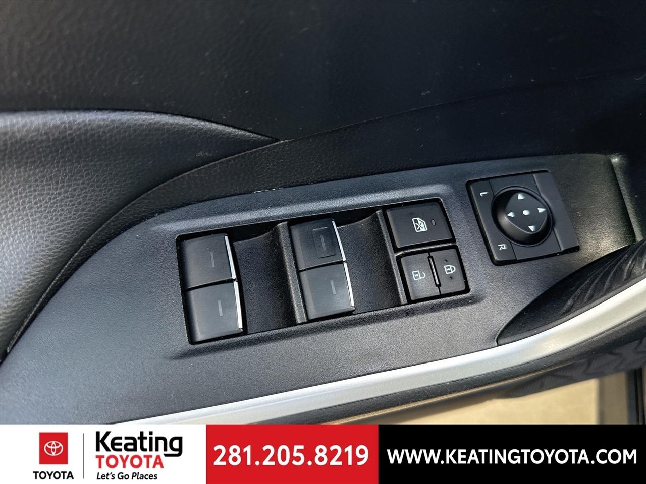 Toyota RAV4 XLE Premium 2024