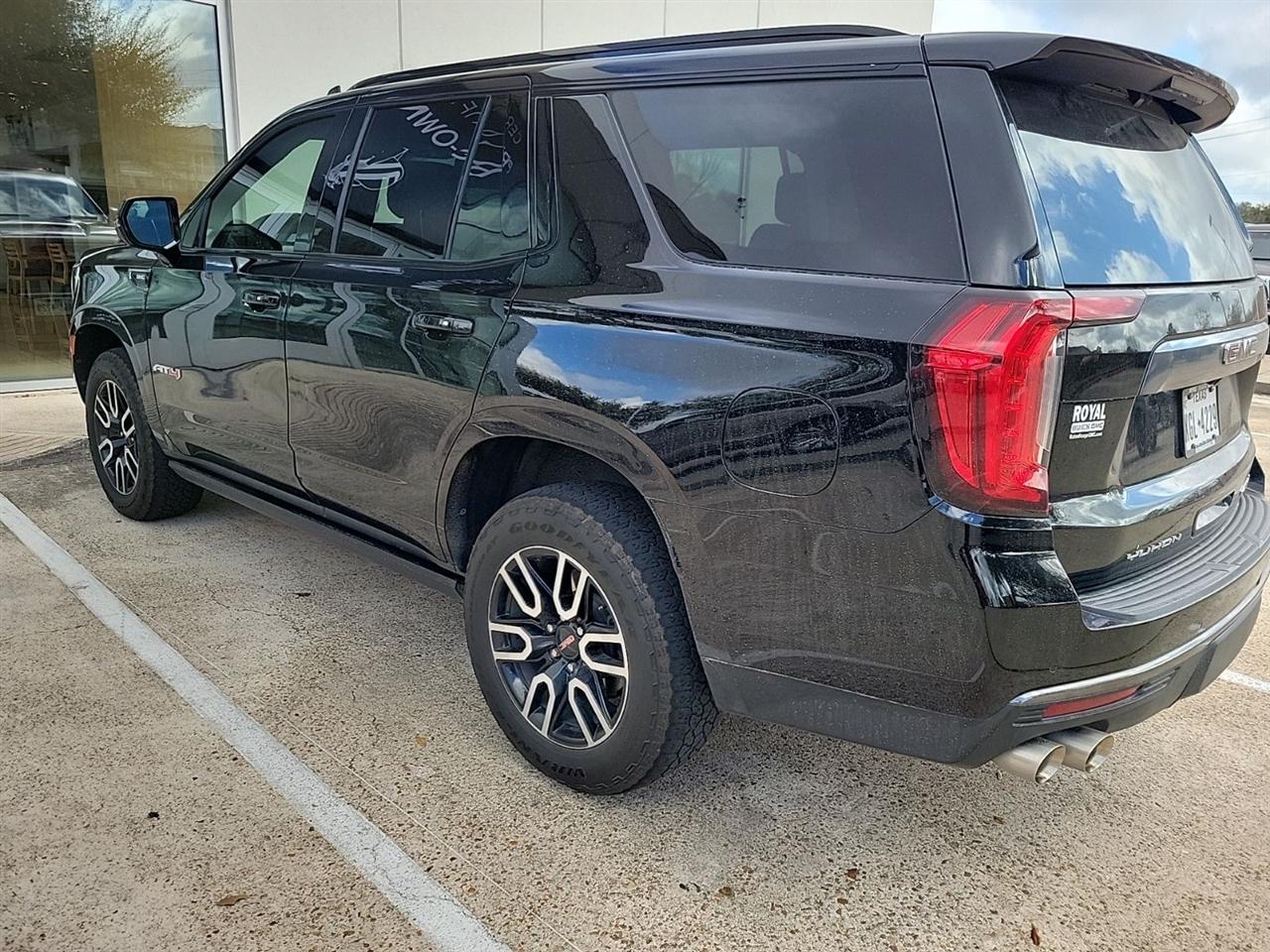 GMC Yukon Denali 4WD 2022