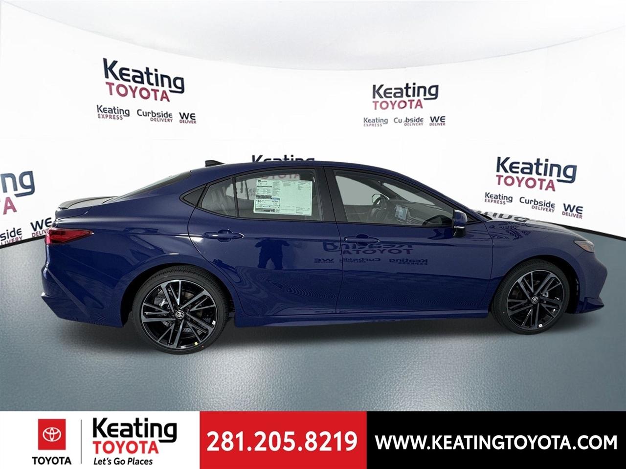 Toyota Camry Hybrid XLE 2026