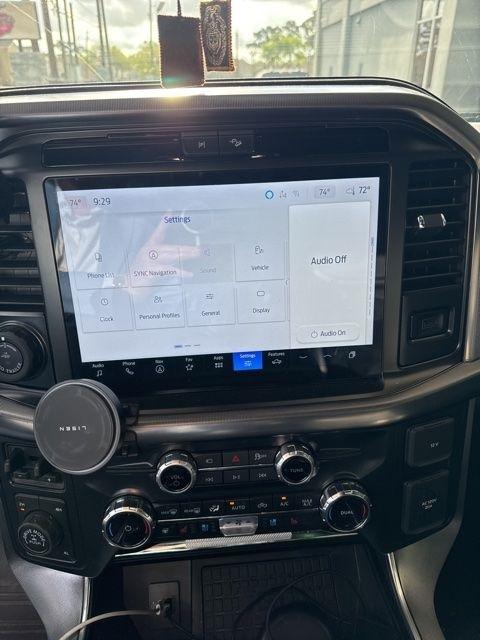 Ford F-150 Platinum SuperCrew 4WD 2025