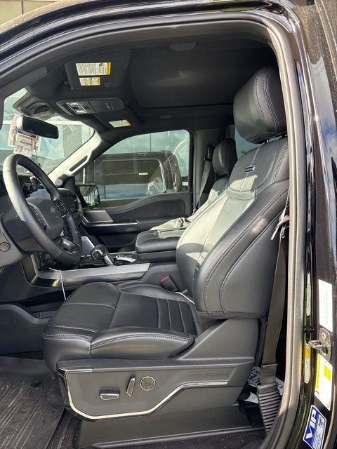 Ford F-150 Platinum SuperCrew 4WD 2025