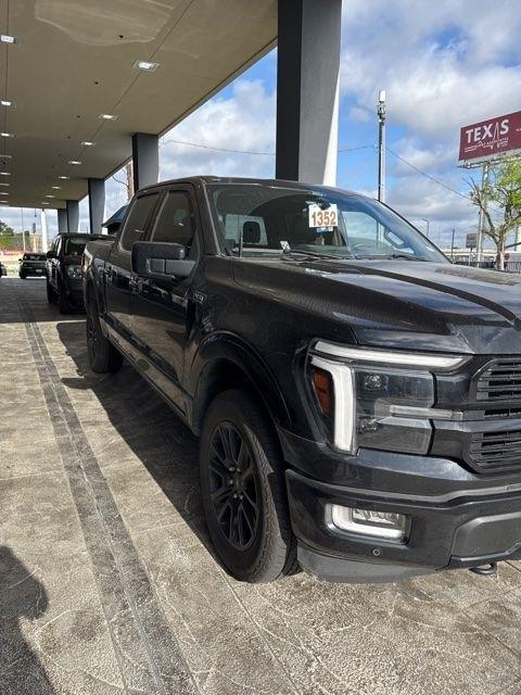 Ford F-150 Platinum SuperCrew 4WD 2025