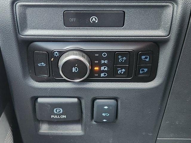 Ford F-150 Platinum SuperCrew 4WD 2025