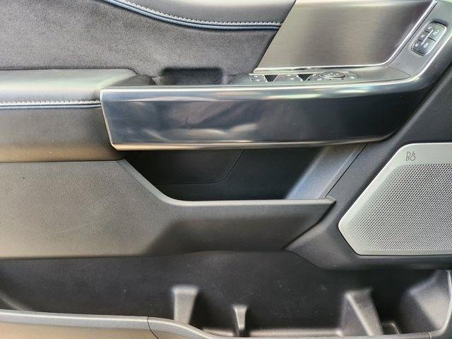 Ford F-150 Platinum SuperCrew 4WD 2025