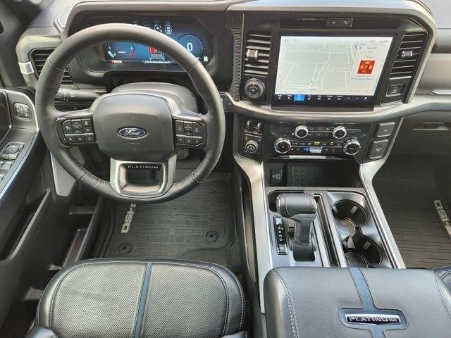 Ford F-150 Platinum SuperCrew 4WD 2025