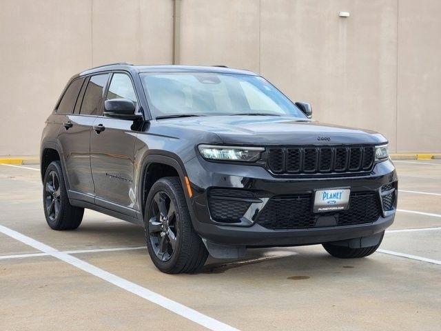 Jeep Grand Cherokee Laredo E 2WD 2023