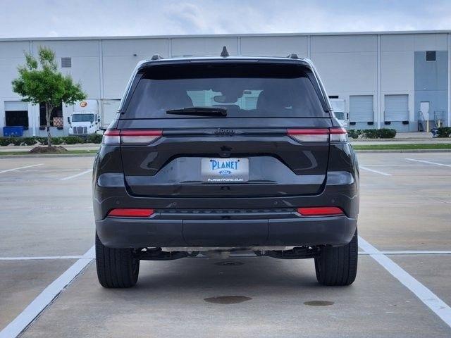 Jeep Grand Cherokee Laredo E 2WD 2023