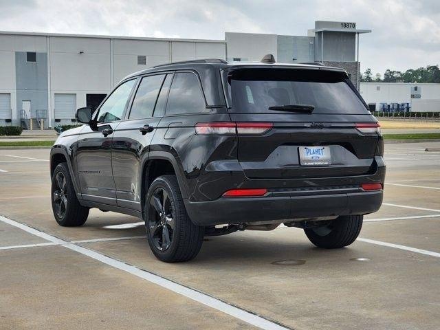 Jeep Grand Cherokee Laredo E 2WD 2023