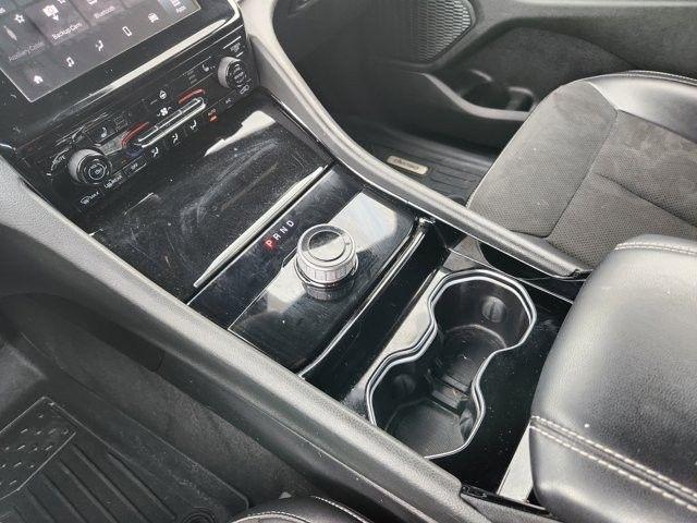 Jeep Grand Cherokee Laredo E 2WD 2023