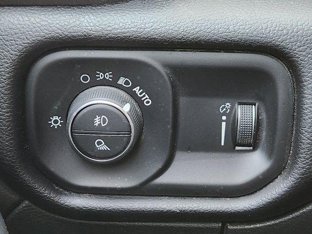 RAM 2500 Tradesman Crew Cab SWB 4WD 2024