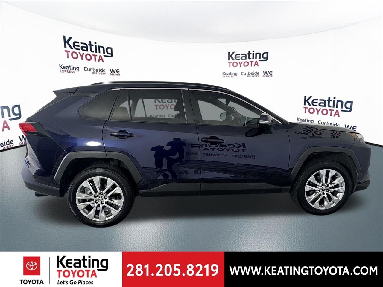 Toyota RAV4 XLE Premium 2024