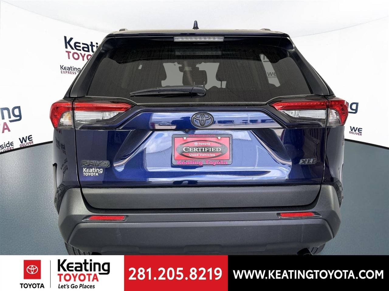 Toyota RAV4 XLE Premium 2024