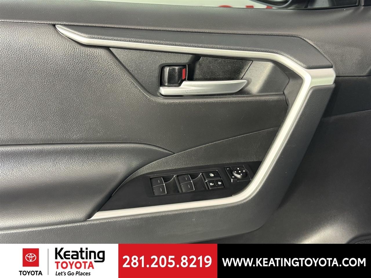 Toyota RAV4 XLE Premium 2024