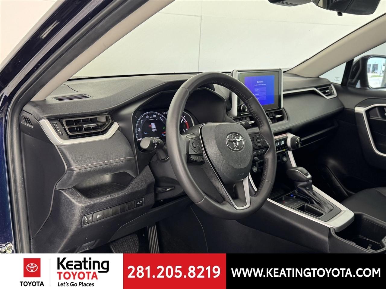 Toyota RAV4 XLE Premium 2024