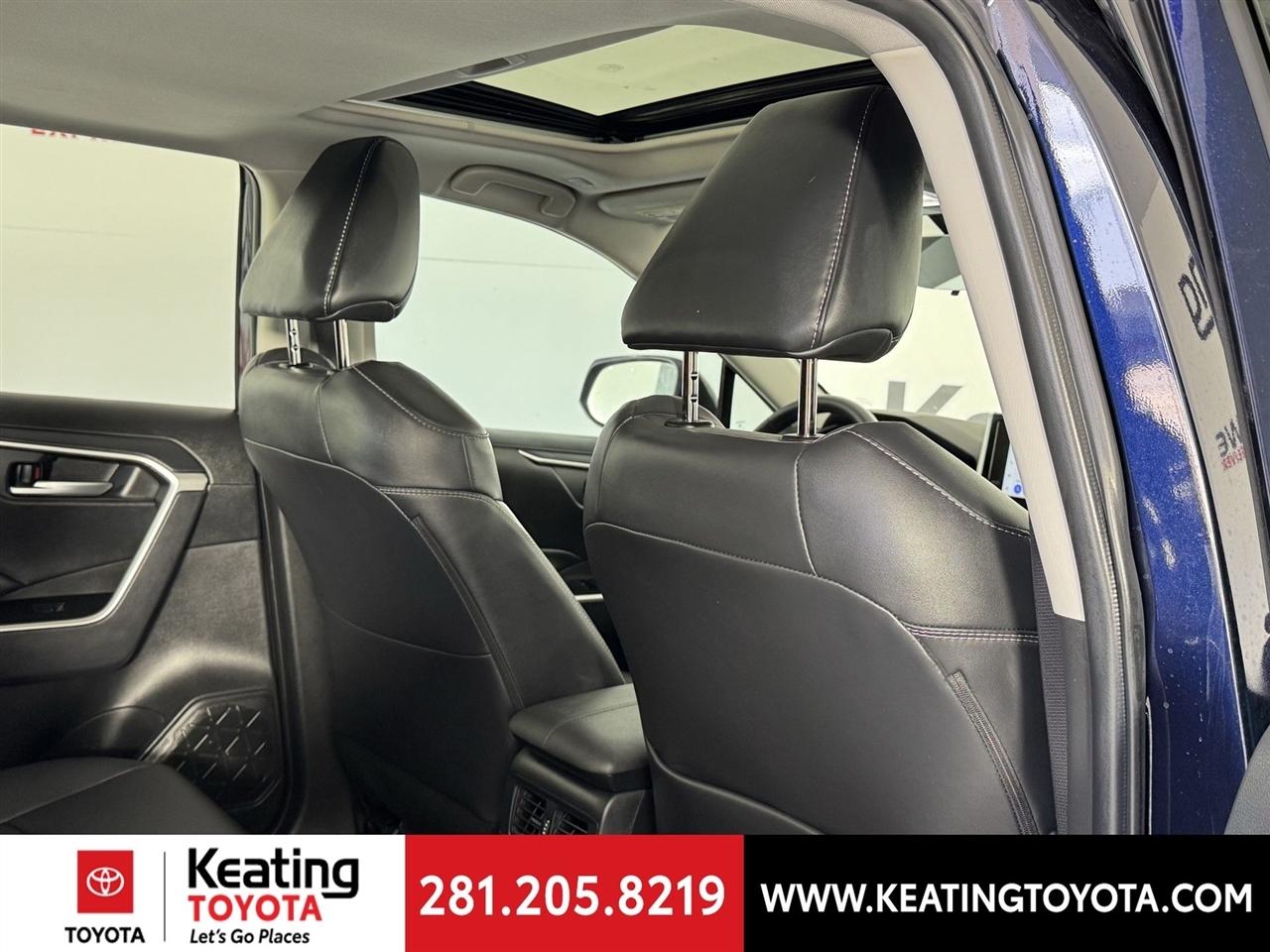 Toyota RAV4 XLE Premium 2024