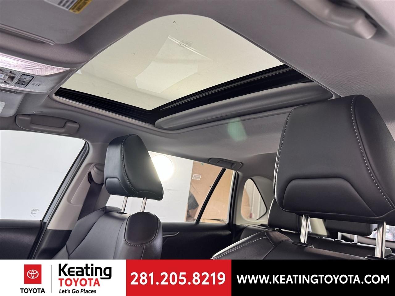 Toyota RAV4 XLE Premium 2024