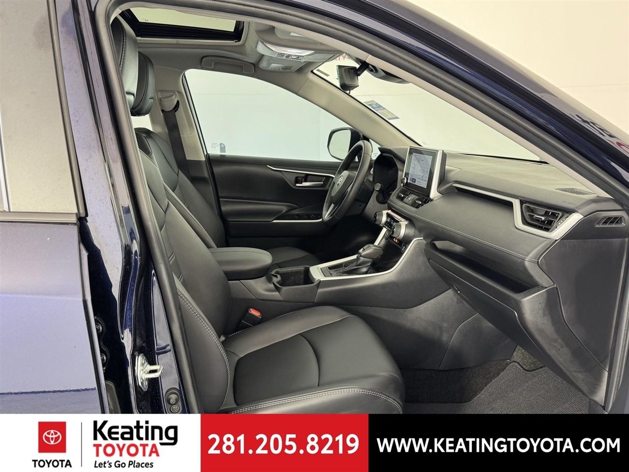 Toyota RAV4 XLE Premium 2024