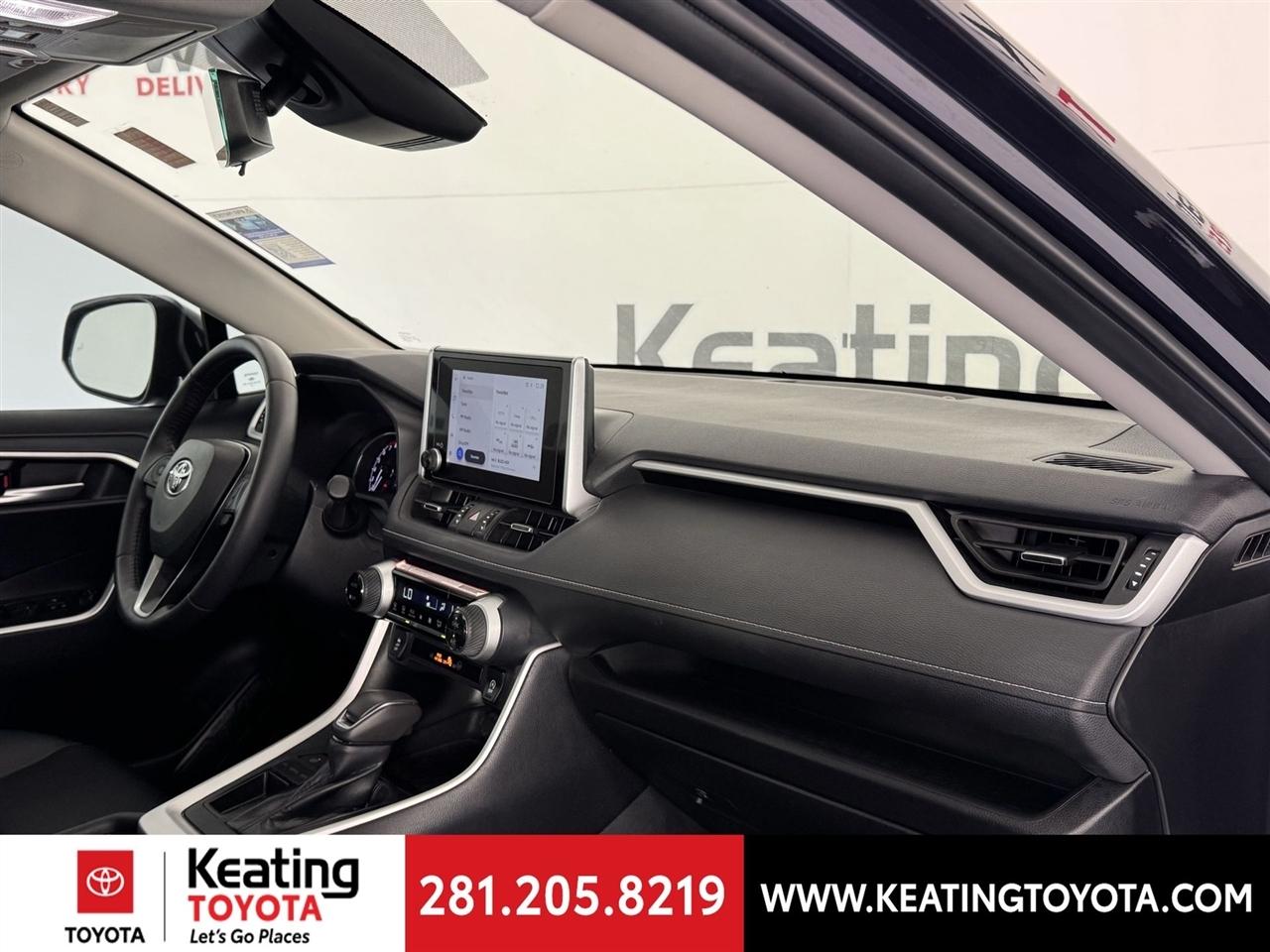 Toyota RAV4 XLE Premium 2024