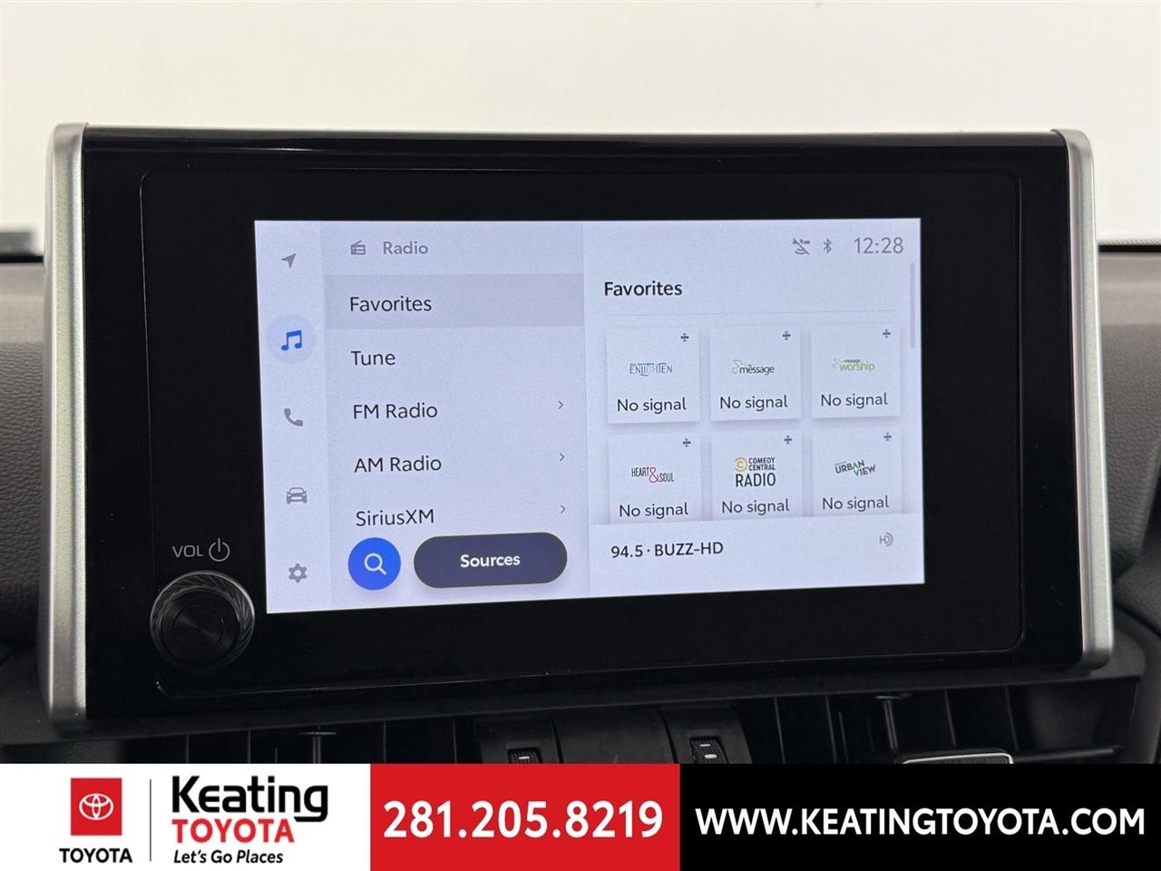 Toyota RAV4 XLE Premium 2024