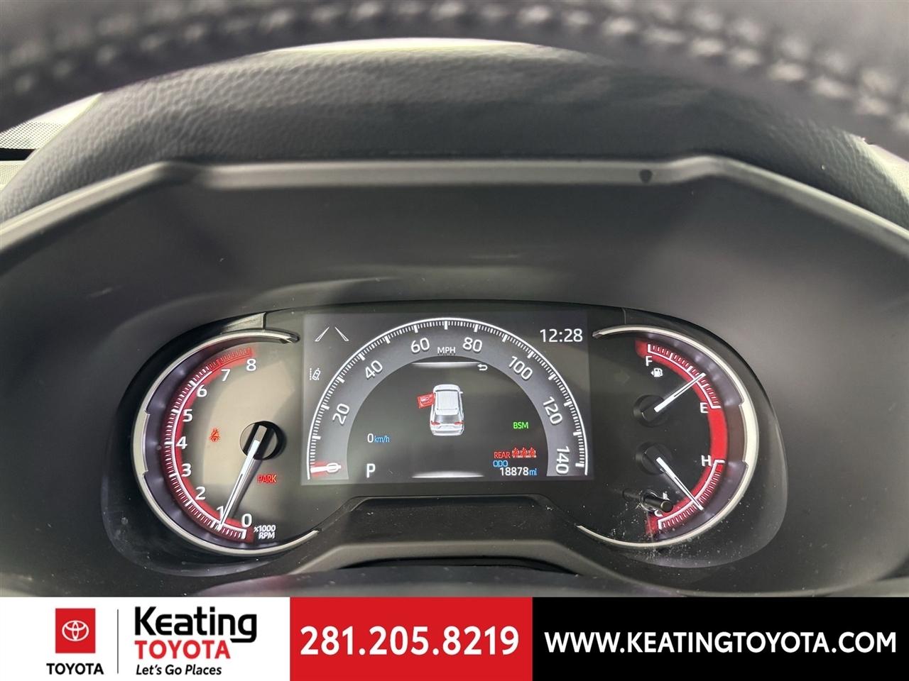 Toyota RAV4 XLE Premium 2024