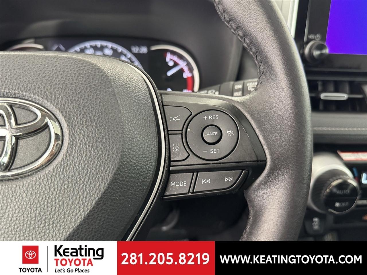 Toyota RAV4 XLE Premium 2024