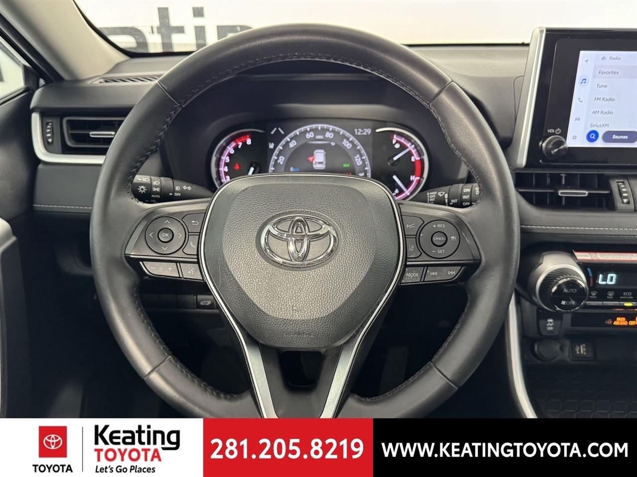 Toyota RAV4 XLE Premium 2024