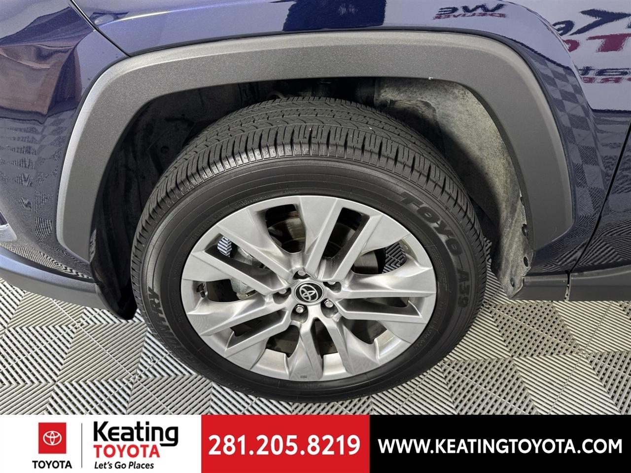 Toyota RAV4 XLE Premium 2024