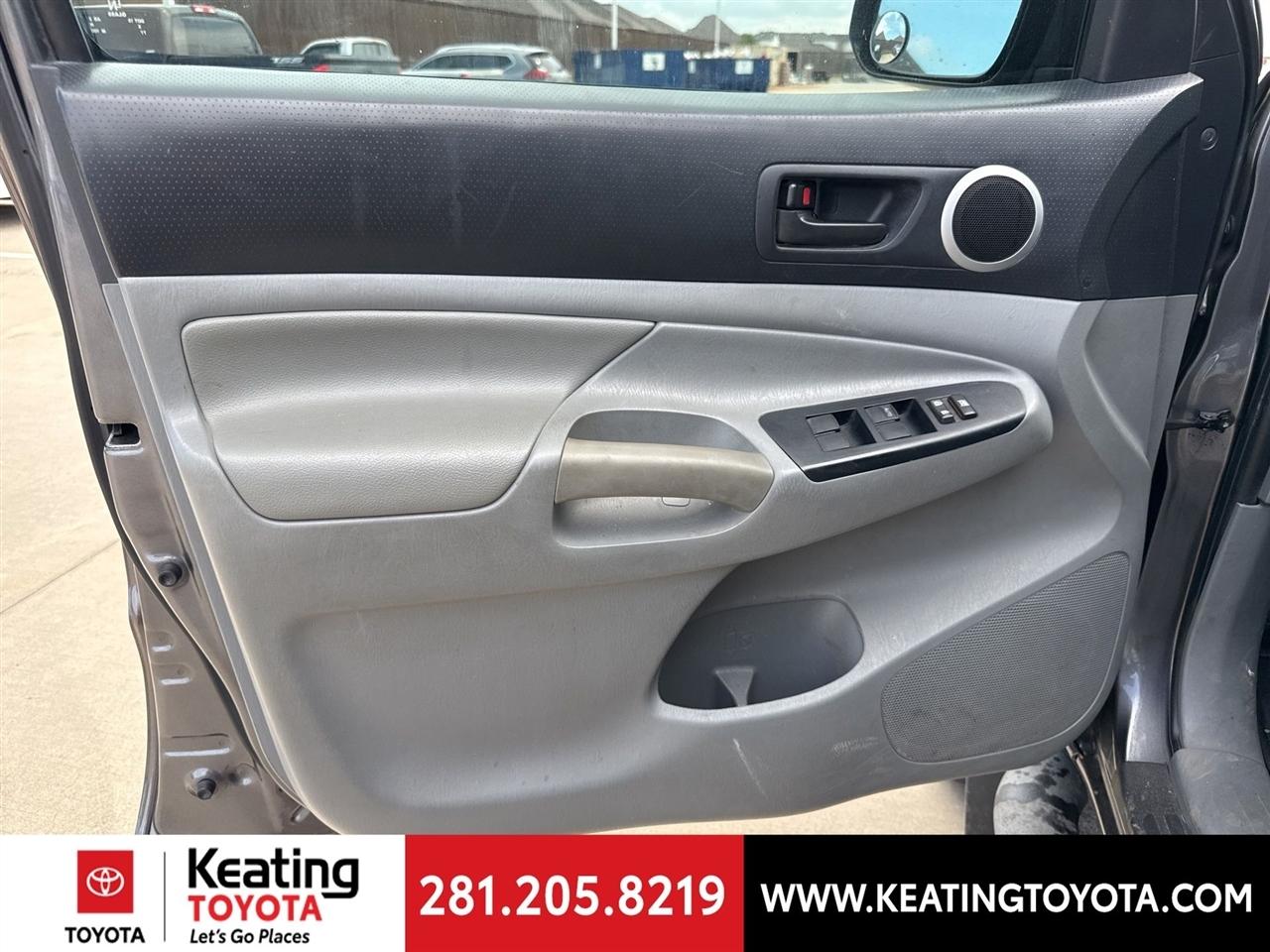 Toyota Tacoma PreRunner Double Cab V6 5AT 2WD 2014