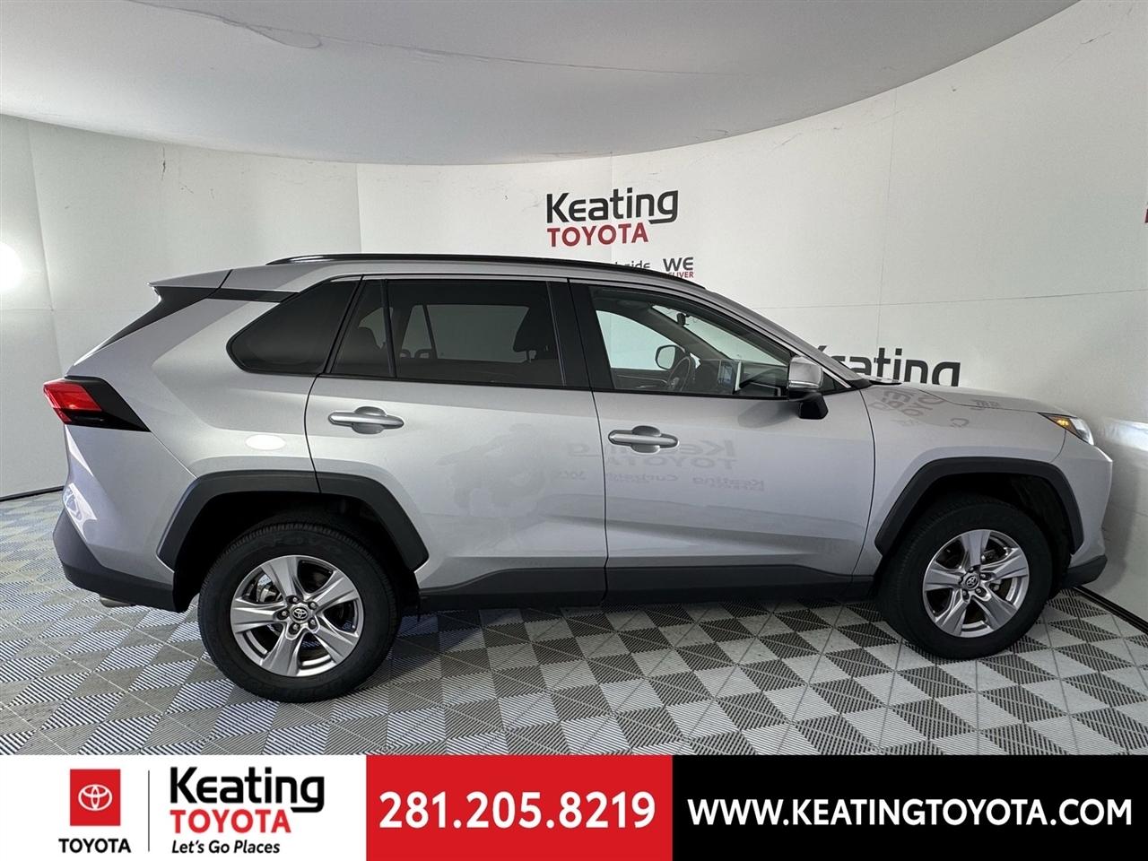 Toyota RAV4 XLE 2025