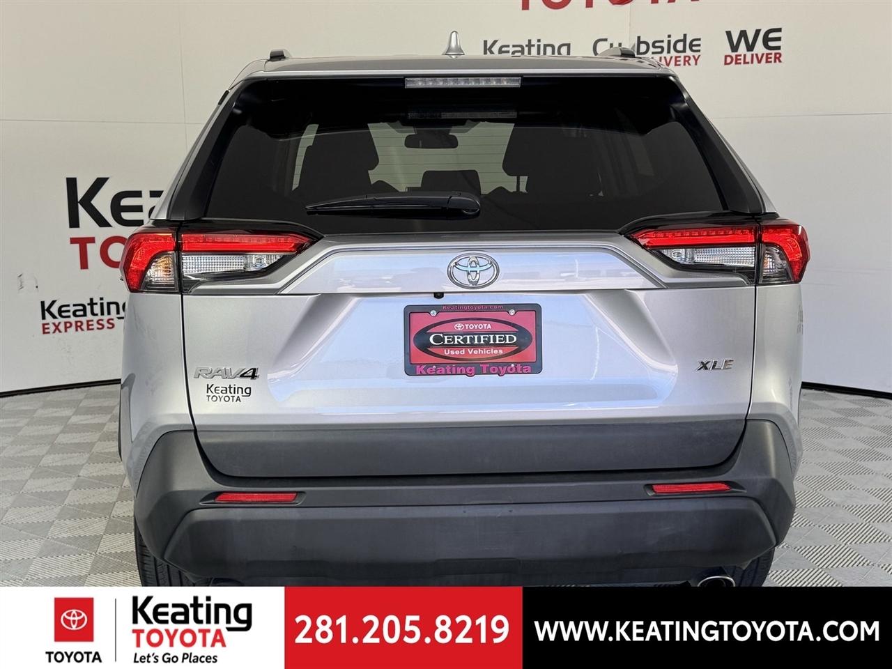 Toyota RAV4 XLE 2025