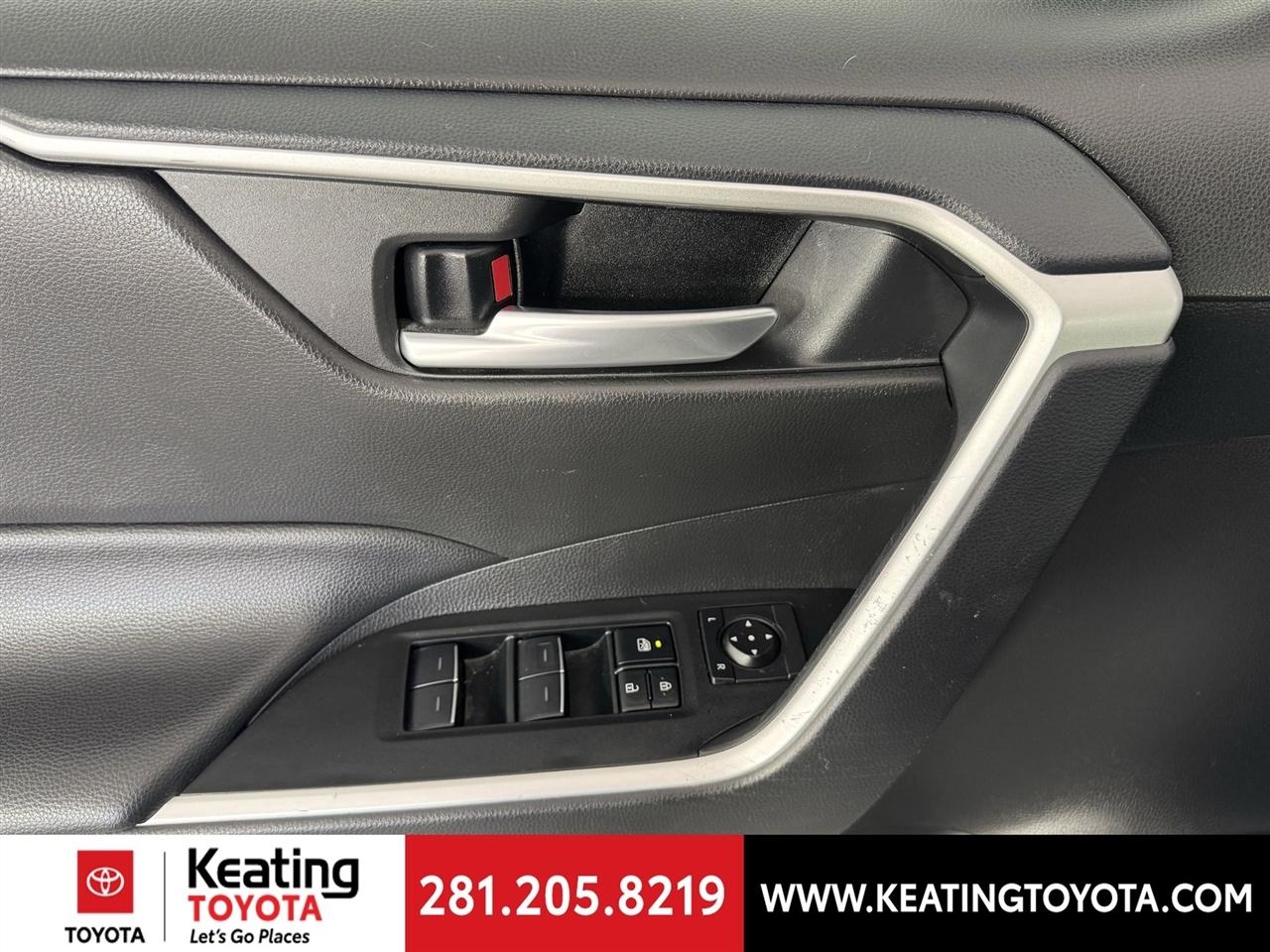 Toyota RAV4 XLE 2025