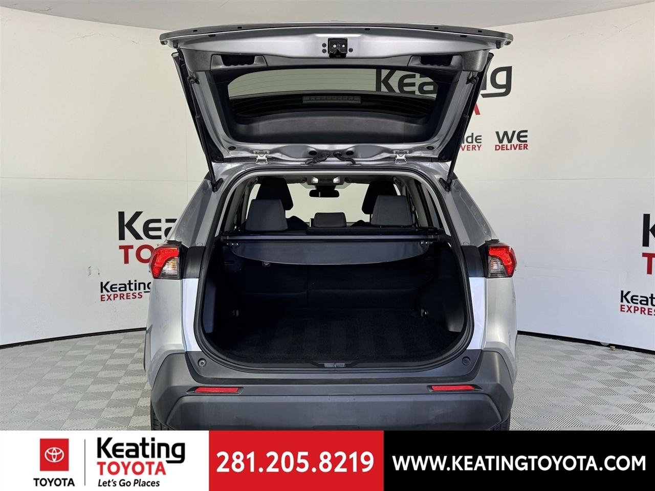 Toyota RAV4 XLE 2025