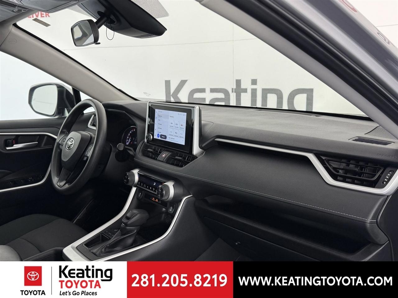 Toyota RAV4 XLE 2025