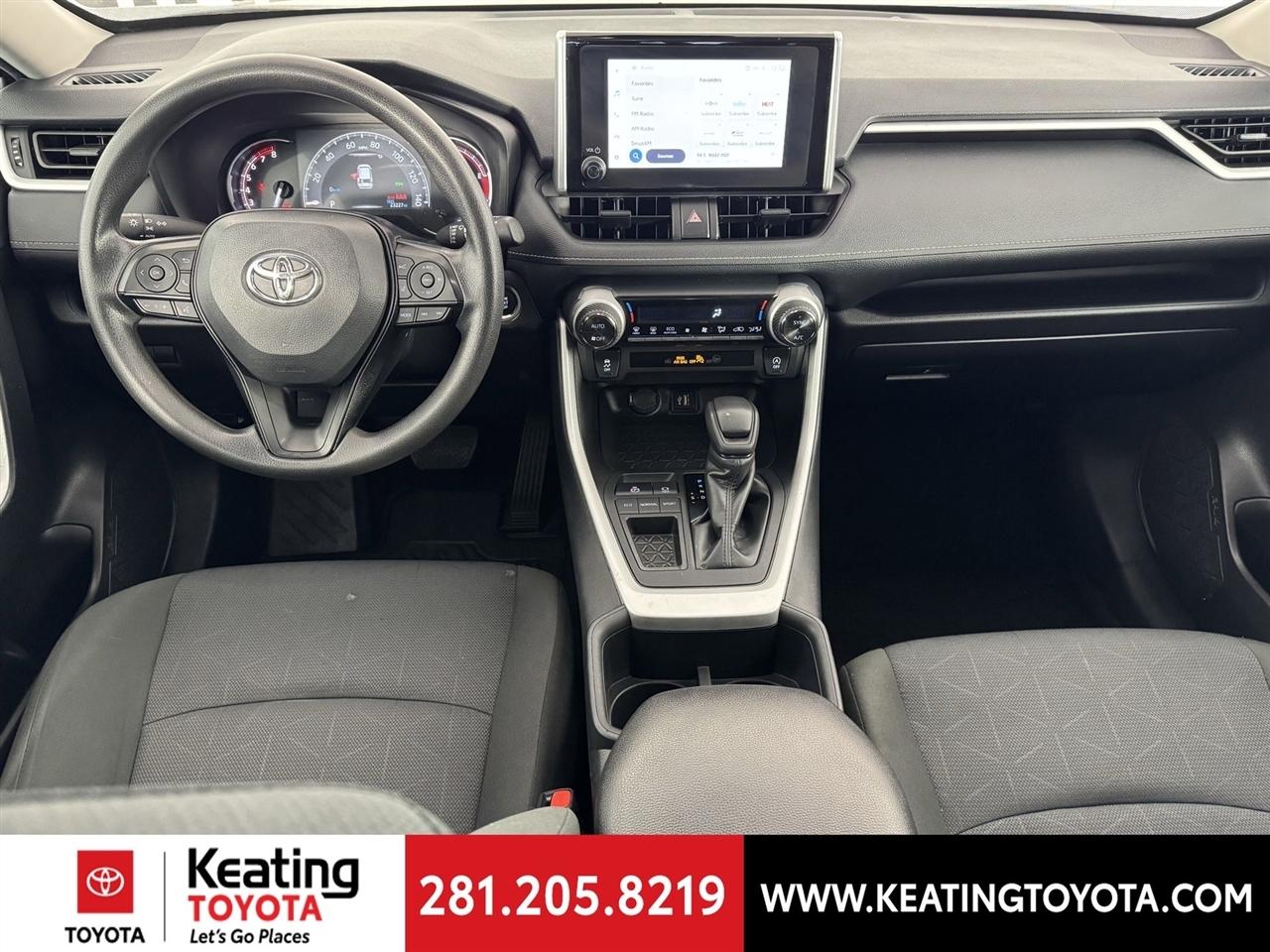 Toyota RAV4 XLE 2025