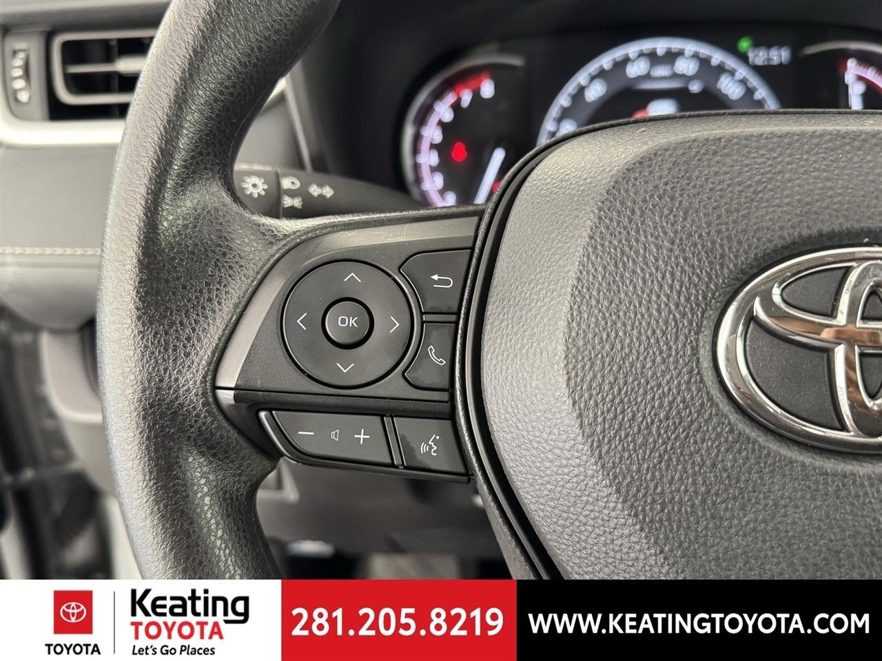 Toyota RAV4 XLE 2025