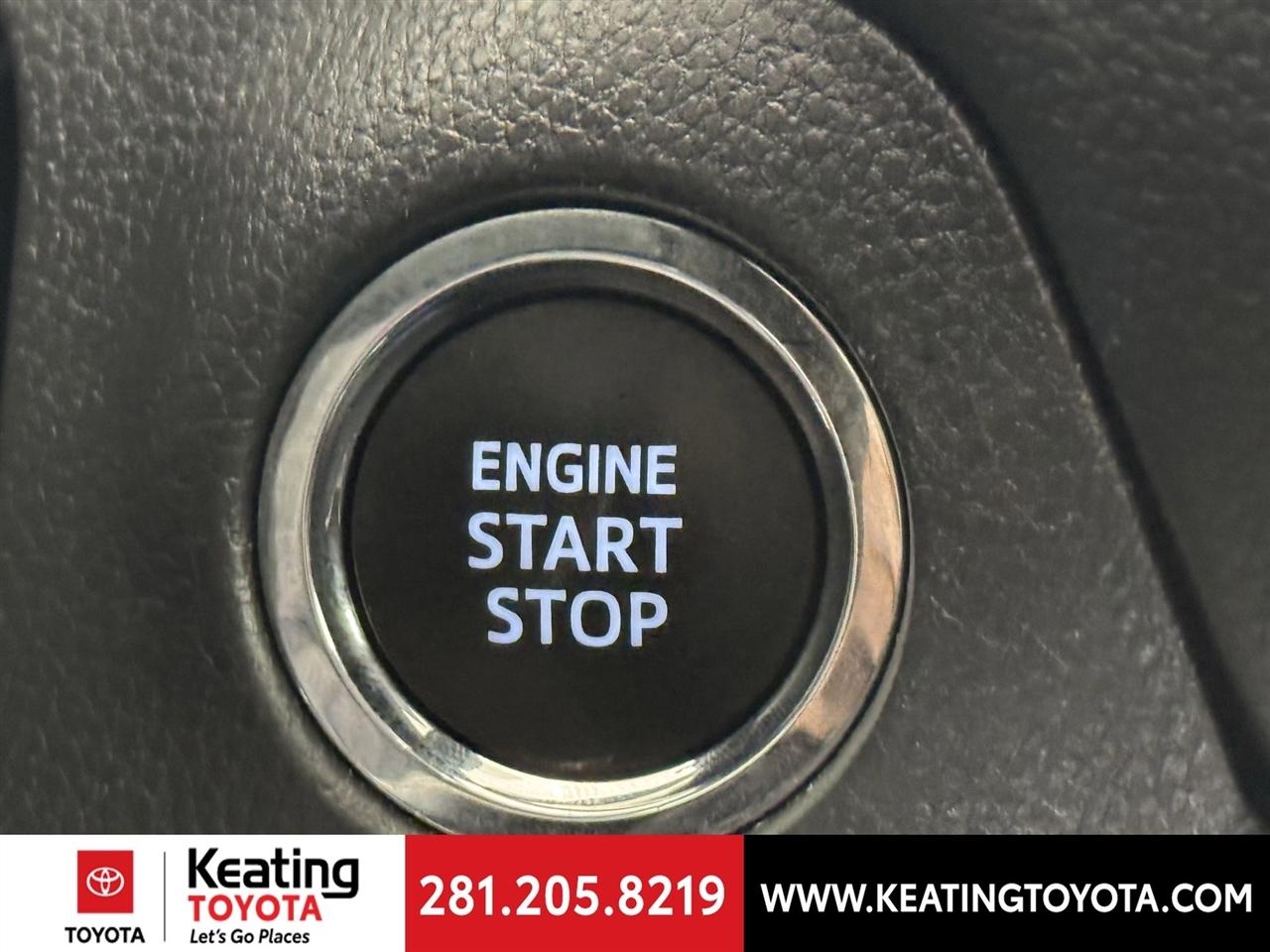 Toyota RAV4 XLE 2025