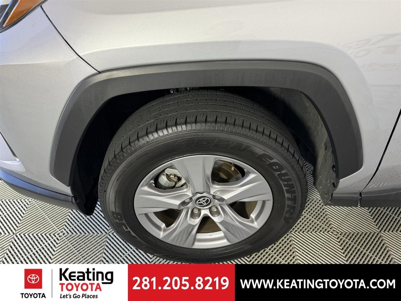 Toyota RAV4 XLE 2025