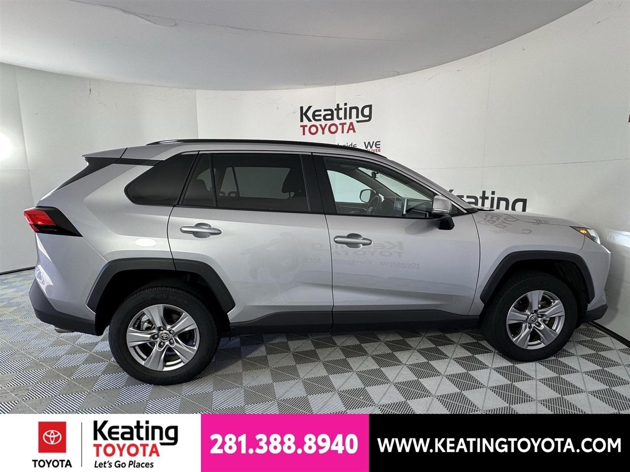Toyota RAV4 XLE 2025