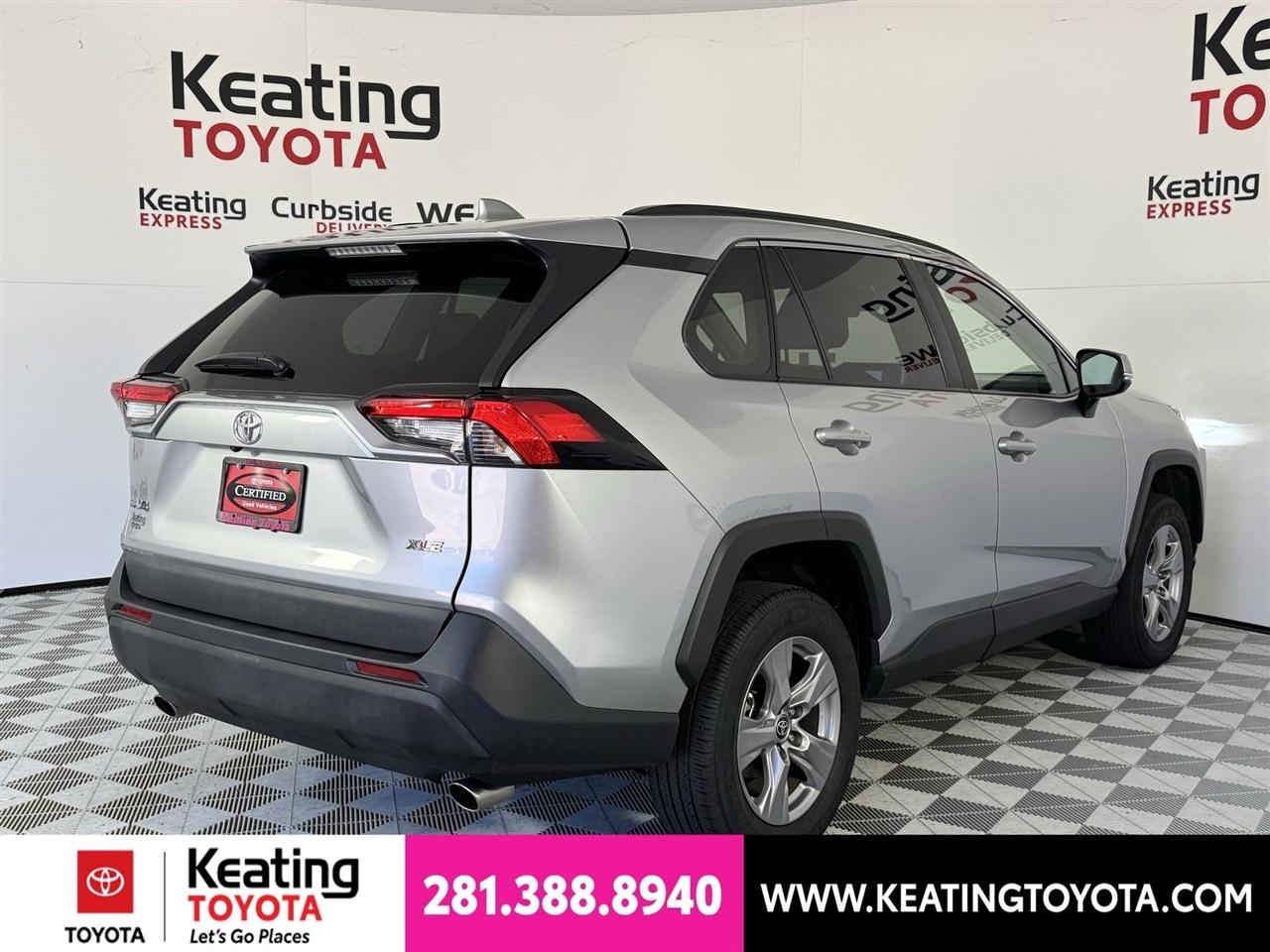 Toyota RAV4 XLE 2025