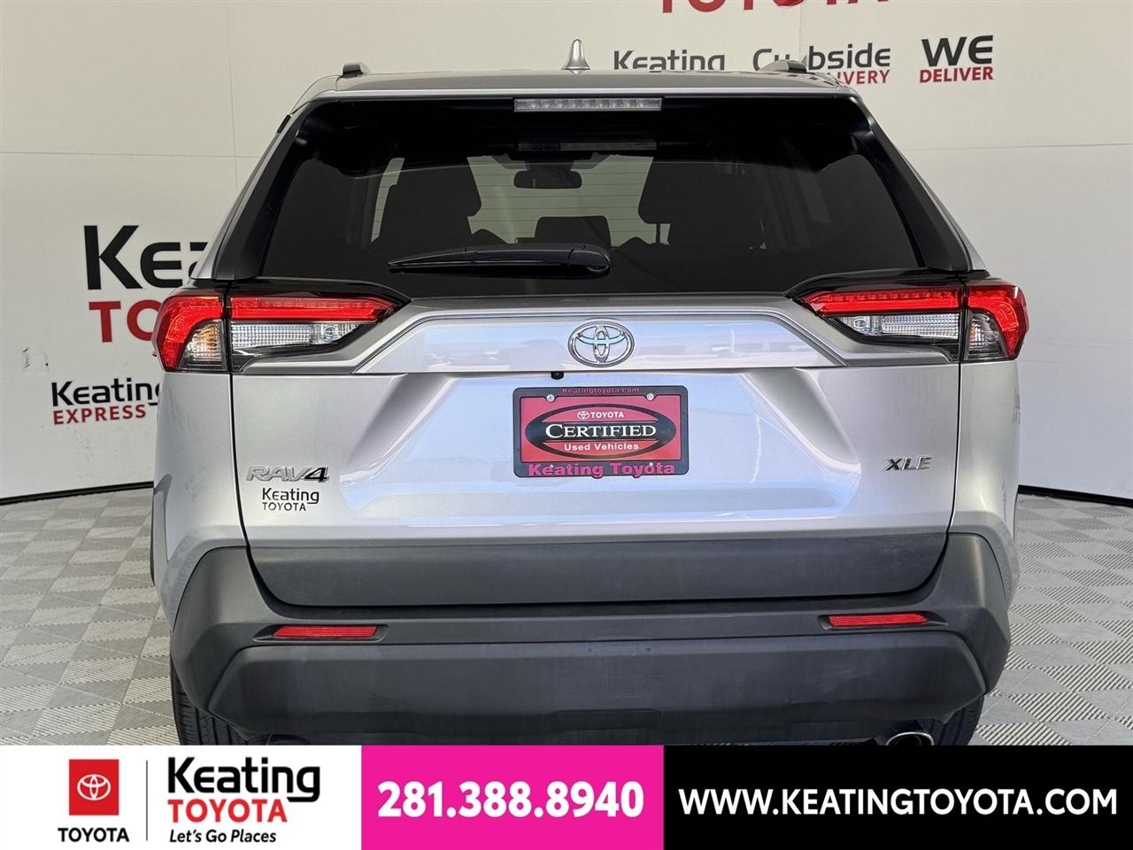 Toyota RAV4 XLE 2025