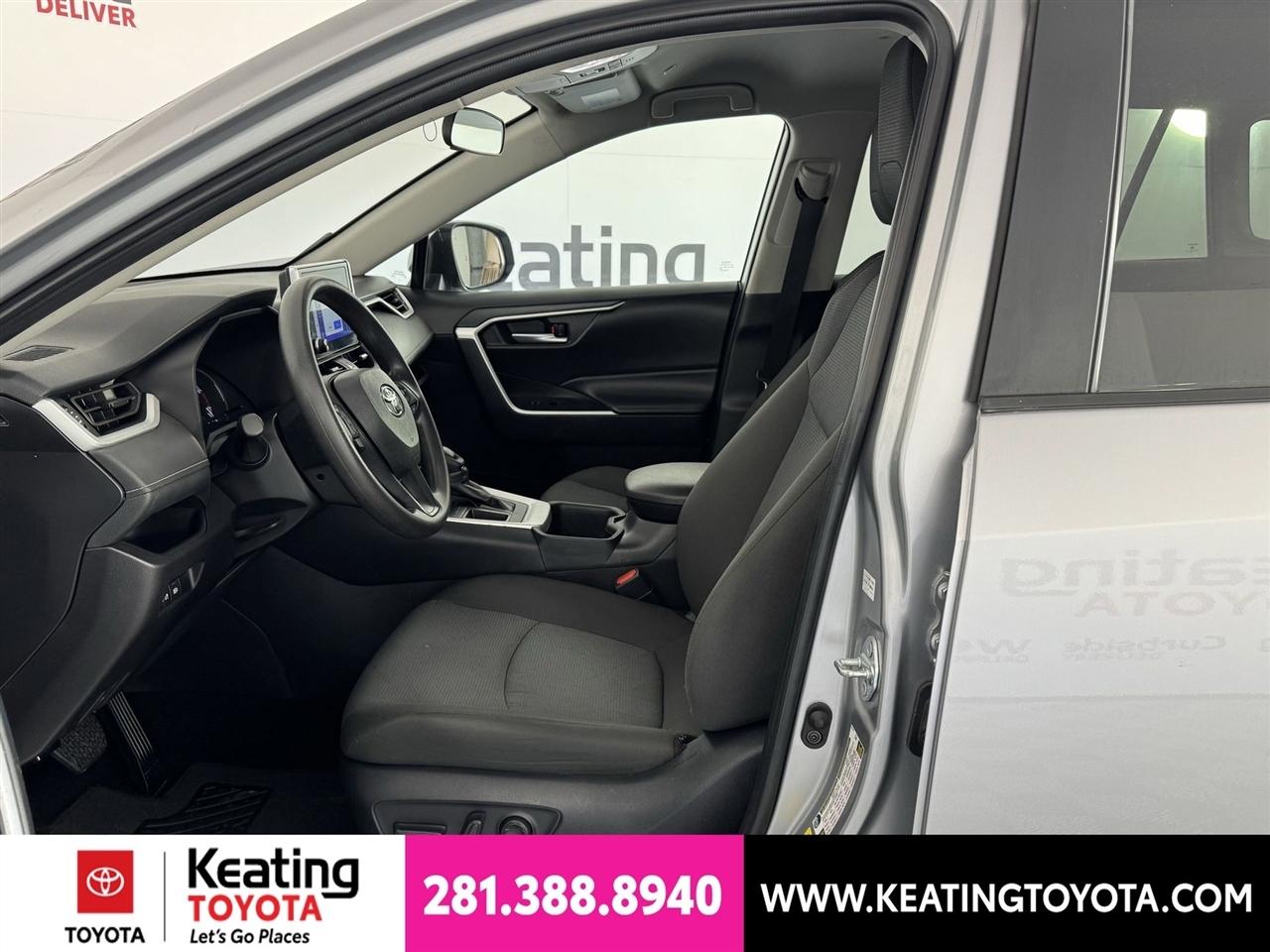 Toyota RAV4 XLE 2025